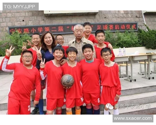 球星公寓足球激情碰撞展现团队精神与个人风采